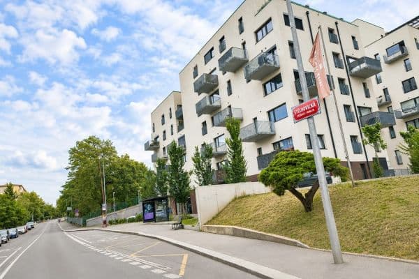 Prenájom bytu 1-izbový 39 m², Štěchovická, Praha, Praha Prenájom bytu 1-izbový 39 m², Štěchovická, Praha, Praha