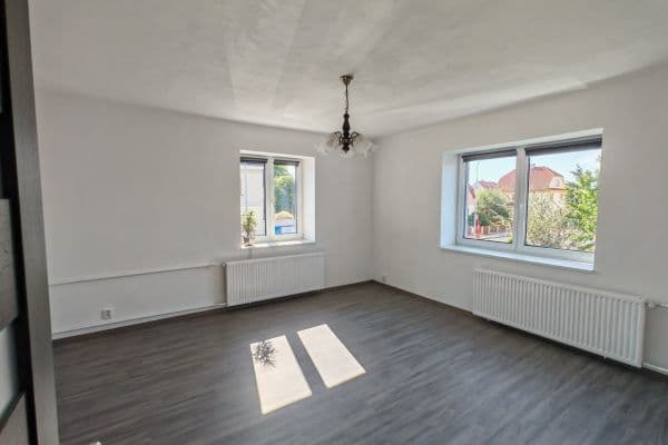 Prenájom bytu 3-izbový 57 m², 5. května, Česká Lípa, Liberecký kraj Prenájom bytu 3-izbový 57 m², 5. května, Česká Lípa, Liberecký kraj