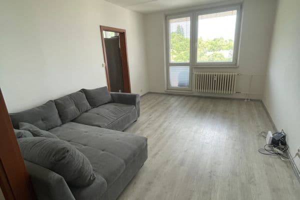 Prenájom bytu 3-izbový 75 m², Libušino údolí, Brno Prenájom bytu 3-izbový 75 m², Libušino údolí, Brno