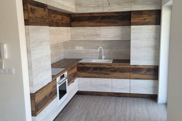 Prenájom bytu 3-izbový 76 m², Smetanova, Zlín Prenájom bytu 3-izbový 76 m², Smetanova, Zlín