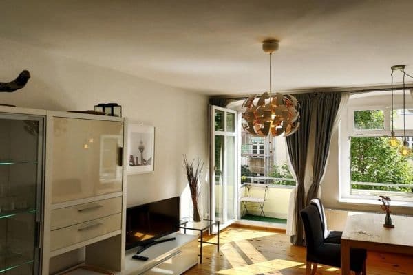 Prenájom bytu 2-izbový 56 m², Berlin, Berlín Prenájom bytu 2-izbový 56 m², Berlin, Berlín