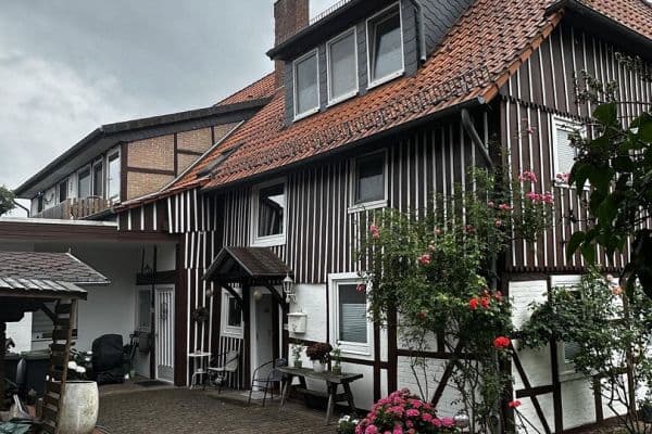 Prenájom bytu 5-izbový 135 m², Wolfsburg-Ehmen Prenájom bytu 5-izbový 135 m², Wolfsburg-Ehmen