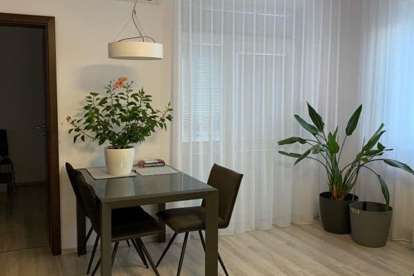Prenájom bytu 2-izbový 64 m², Dúbravka Prenájom bytu 2-izbový 64 m², Dúbravka