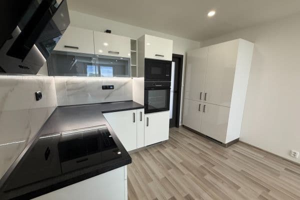 Predaj bytu 3-izbový 60 m², Brandlova, Hodonín, Jihomoravský kraj Predaj bytu 3-izbový 60 m², Brandlova, Hodonín, Jihomoravský kraj