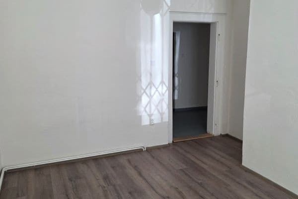 Predaj bytu 3-izbový 63 m², Pod Labuťkou, Praha Predaj bytu 3-izbový 63 m², Pod Labuťkou, Praha