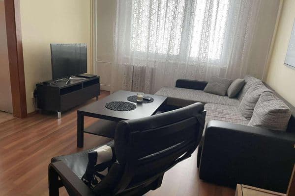 Prenájom bytu 3-izbový 74 m², Jana Zajíce, Pardubice Prenájom bytu 3-izbový 74 m², Jana Zajíce, Pardubice