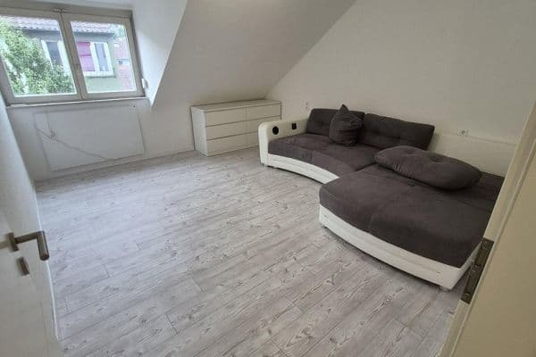 Prenájom bytu 3-izbový 60 m², Gymnasiumstr. 81, Pforzheim, Bádensko-Wurttembersko Prenájom bytu 3-izbový 60 m², Gymnasiumstr. 81, Pforzheim, Bádensko-Wurttembersko