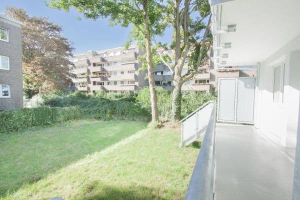 Prenájom bytu 3-izbový 90 m², Arnold-Schönberg-Str. 5, Düsseldorf, Severné Porýnie - Westfálsko Prenájom bytu 3-izbový 90 m², Arnold-Schönberg-Str. 5, Düsseldorf, Severné Porýnie - Westfálsko