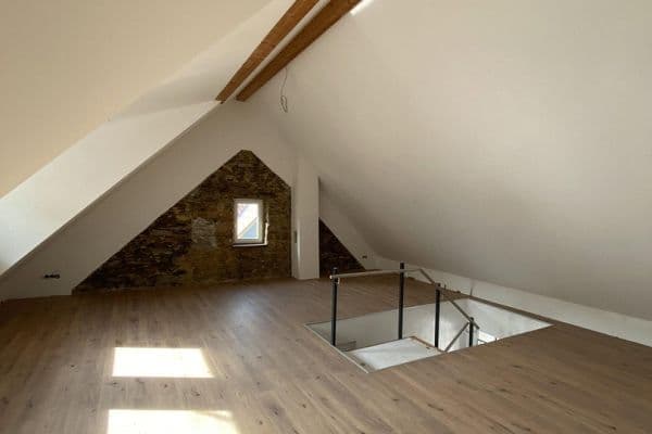 Predaj domu 130 m², pozemok 88 m², Schloßstraße 5, Stromberg Predaj domu 130 m², pozemok 88 m², Schloßstraße 5, Stromberg