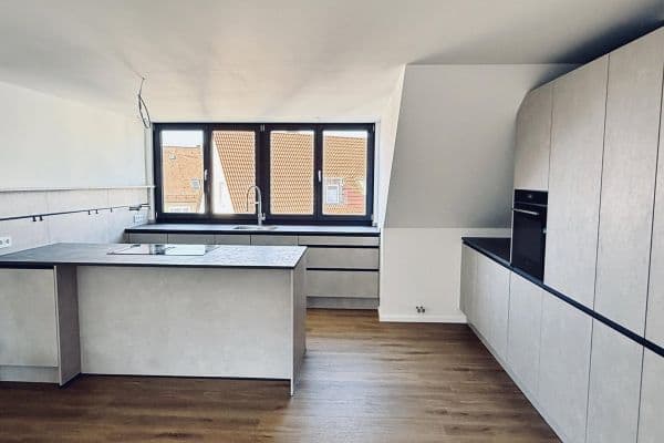 Prenájom bytu 4-izbový 121 m², Stuckstrasse 5, Nürnberg, Bavorsko Prenájom bytu 4-izbový 121 m², Stuckstrasse 5, Nürnberg, Bavorsko