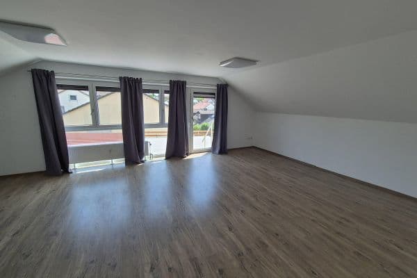 Prenájom bytu 3-izbový 75 m², Nandlstadt, Bavorsko Prenájom bytu 3-izbový 75 m², Nandlstadt, Bavorsko