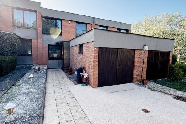 Prenájom domu 159 m², pozemok 290 m², Sopotská, Praha Prenájom domu 159 m², pozemok 290 m², Sopotská, Praha