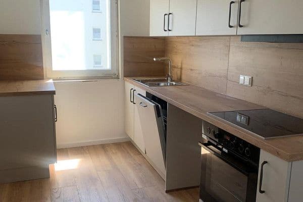 Prenájom bytu 3-izbový 81 m², Schillerstraße 51, Bodenheim Prenájom bytu 3-izbový 81 m², Schillerstraße 51, Bodenheim