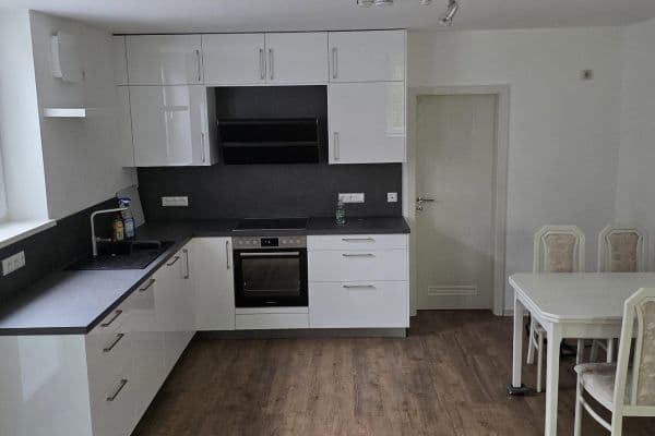 Prenájom bytu 2-izbový 54 m², Schweich Prenájom bytu 2-izbový 54 m², Schweich
