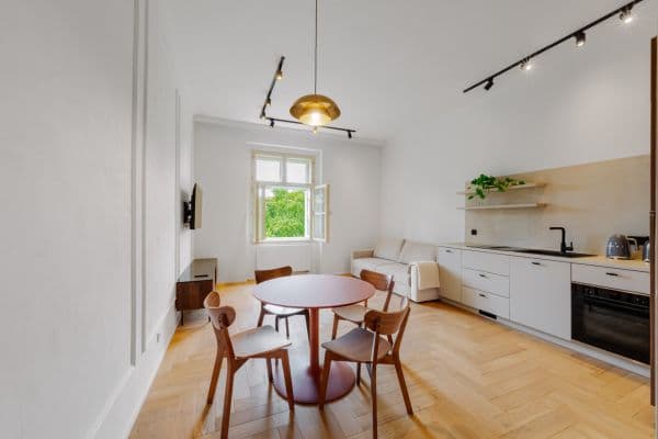 Prenájom bytu 2-izbový 50 m², Karlínské náměstí, Praha Prenájom bytu 2-izbový 50 m², Karlínské náměstí, Praha
