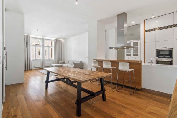 Prenájom bytu 3-izbový 109 m², Laubova, Praha, Praha Prenájom bytu 3-izbový 109 m², Laubova, Praha, Praha