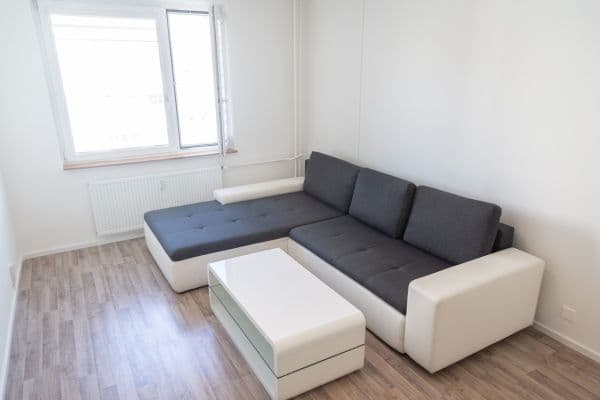 Prenájom bytu 2-izbový 48 m², Veslařská, Mělník Prenájom bytu 2-izbový 48 m², Veslařská, Mělník