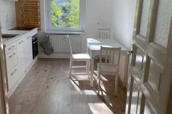Prenájom bytu 3-izbový 90 m², Berlin, Berlín Prenájom bytu 3-izbový 90 m², Berlin, Berlín