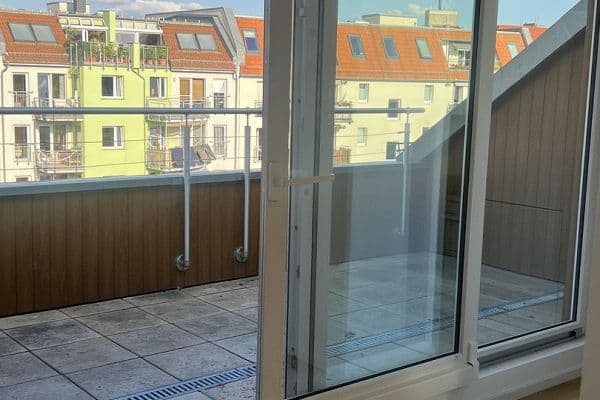 Prenájom bytu 5-izbový 130 m², Berlin, Berlín Prenájom bytu 5-izbový 130 m², Berlin, Berlín
