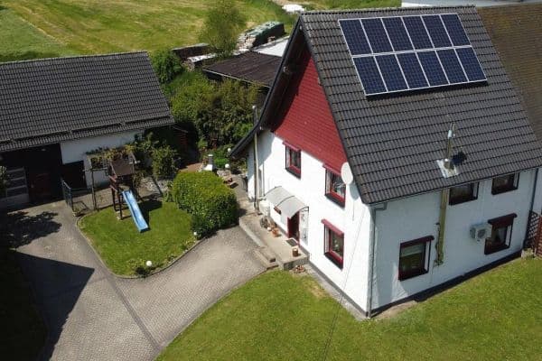 Predaj domu 164 m², pozemok 1.033 m², Am Schürenfeld 11a, Bergneustadt Predaj domu 164 m², pozemok 1.033 m², Am Schürenfeld 11a, Bergneustadt