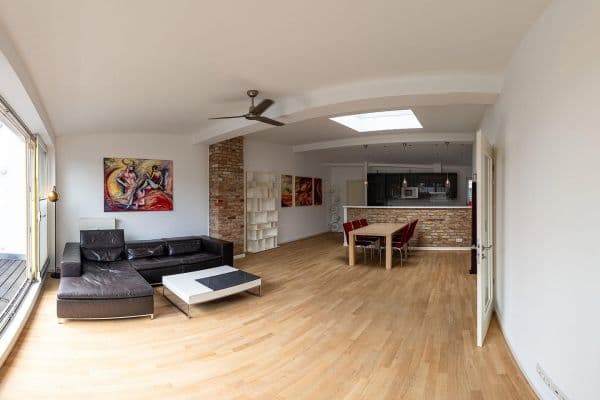 Predaj bytu 3-izbový 107 m², Berlin, Berlín Predaj bytu 3-izbový 107 m², Berlin, Berlín