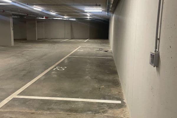 Prenájom garáže 4 m², Krymská, Praha Prenájom garáže 4 m², Krymská, Praha