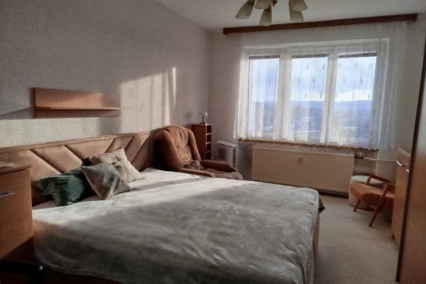 Prenájom bytu 2-izbový 56 m², Dělnické nám., Třebíč Prenájom bytu 2-izbový 56 m², Dělnické nám., Třebíč