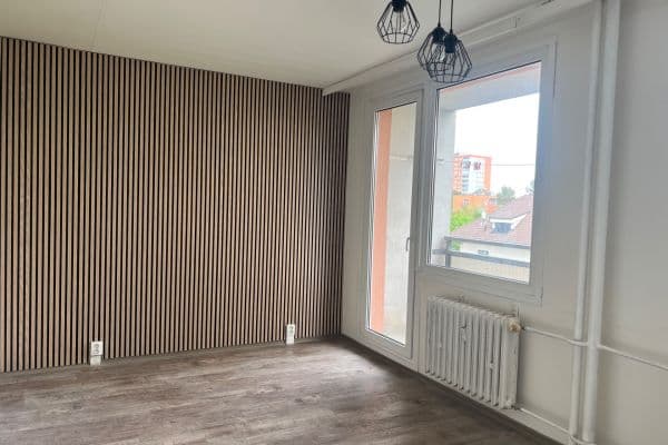 Prenájom bytu 2-izbový 60 m², Údolní, Praha Prenájom bytu 2-izbový 60 m², Údolní, Praha