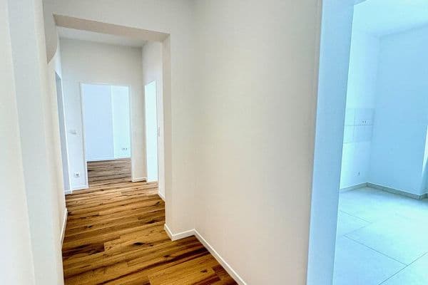 Predaj bytu 2-izbový 57 m², Berlin, Berlín Predaj bytu 2-izbový 57 m², Berlin, Berlín