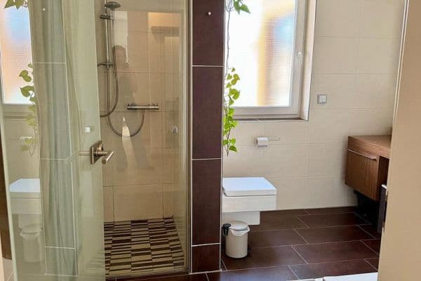 Prenájom bytu 2-izbový 70 m², Berckhauserstraße 12, Nürnberg, Bavorsko Prenájom bytu 2-izbový 70 m², Berckhauserstraße 12, Nürnberg, Bavorsko