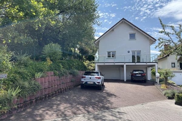 Prenájom bytu 3-izbový 140 m², Niedernhausen Prenájom bytu 3-izbový 140 m², Niedernhausen