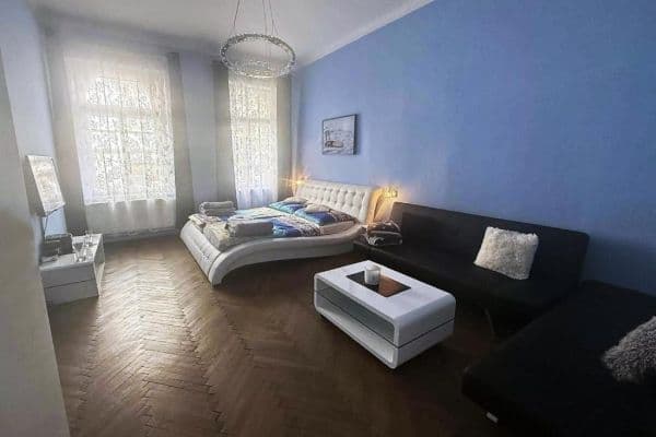 Prenájom bytu 2-izbový 66 m², Voroněžská, Praha Prenájom bytu 2-izbový 66 m², Voroněžská, Praha