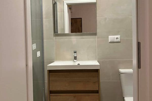 Prenájom bytu 1-izbový 50 m², Na Zlíchově, Praha Prenájom bytu 1-izbový 50 m², Na Zlíchově, Praha