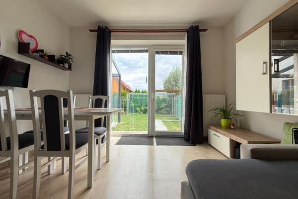 Predaj bytu 3-izbový 55 m², Šípková, Mukařov Predaj bytu 3-izbový 55 m², Šípková, Mukařov