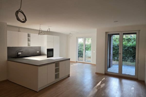 Prenájom bytu 3-izbový 107 m², Ulenbergstraße 1, Düsseldorf, Severné Porýnie - Westfálsko Prenájom bytu 3-izbový 107 m², Ulenbergstraße 1, Düsseldorf, Severné Porýnie - Westfálsko