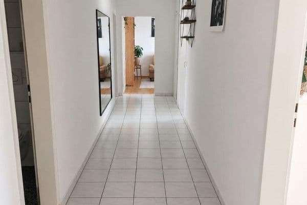 Prenájom bytu 2-izbový 80 m², Friedrichshafen, Bádensko-Wurttembersko Prenájom bytu 2-izbový 80 m², Friedrichshafen, Bádensko-Wurttembersko
