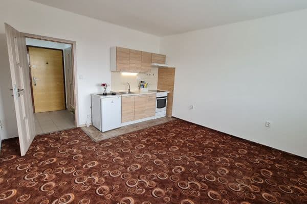 Prenájom bytu 2-izbový 40 m², Hradecká, Česká Lípa Prenájom bytu 2-izbový 40 m², Hradecká, Česká Lípa