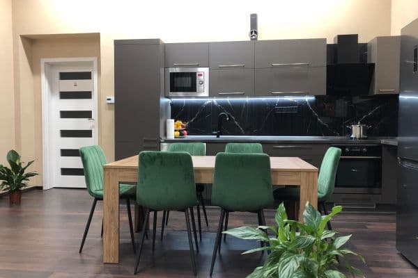 Prenájom bytu 3-izbový 84 m², Rumunská, Liberec, Liberecký kraj Prenájom bytu 3-izbový 84 m², Rumunská, Liberec, Liberecký kraj