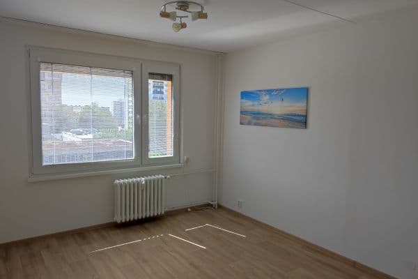 Prenájom bytu 1-izbový 35 m², Pod Zámečkem, Hradec Králové Prenájom bytu 1-izbový 35 m², Pod Zámečkem, Hradec Králové