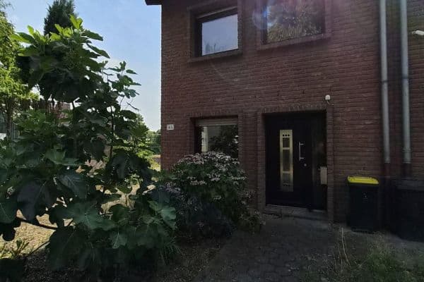 Predaj domu 130 m², pozemok 449 m², Welfenstraße 8a, Mönchengladbach Predaj domu 130 m², pozemok 449 m², Welfenstraße 8a, Mönchengladbach