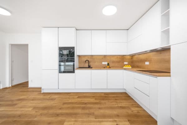 Predaj bytu 3-izbový 74 m², Žandovská, Praha Predaj bytu 3-izbový 74 m², Žandovská, Praha