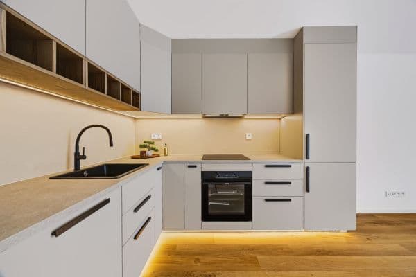 Predaj bytu 4-izbový 71 m², Hekrova, Praha Predaj bytu 4-izbový 71 m², Hekrova, Praha
