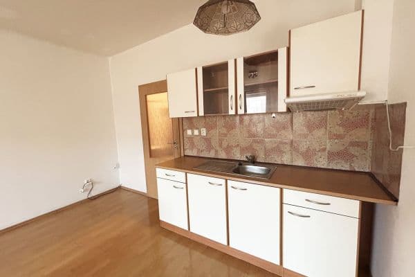 Prenájom bytu 1-izbový 34 m², Mlýnská, Kolín Prenájom bytu 1-izbový 34 m², Mlýnská, Kolín