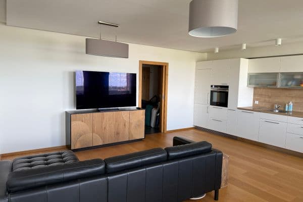 Predaj bytu 3-izbový 77 m², Láskova, Praha Predaj bytu 3-izbový 77 m², Láskova, Praha