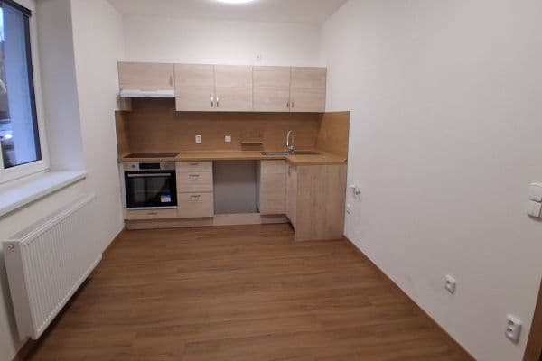 Prenájom bytu 2-izbový 40 m², Komenského, Zdice Prenájom bytu 2-izbový 40 m², Komenského, Zdice