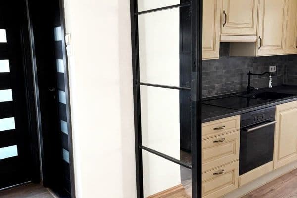 Prenájom bytu 3-izbový 84 m², Lvovská, Praha Prenájom bytu 3-izbový 84 m², Lvovská, Praha