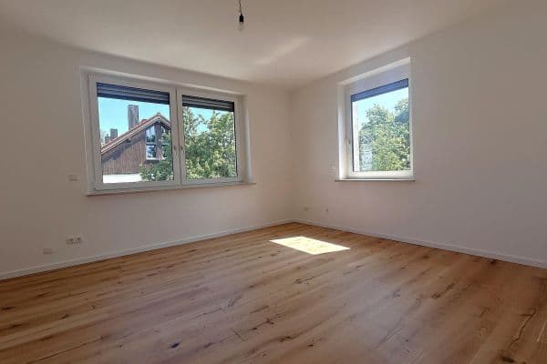 Prenájom bytu 2-izbový 89 m², Ellingerweg 98, München, Bavorsko Prenájom bytu 2-izbový 89 m², Ellingerweg 98, München, Bavorsko