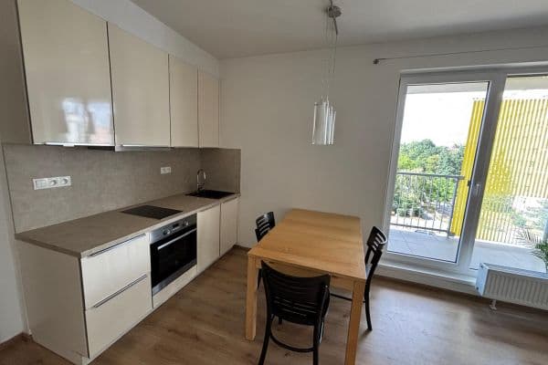 Prenájom bytu 1-izbový 42 m², Počernická, Praha Prenájom bytu 1-izbový 42 m², Počernická, Praha