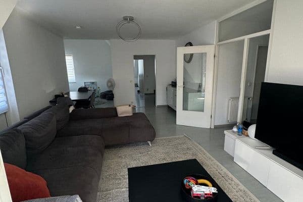 Prenájom bytu 3-izbový 87 m², Berliner Straße 55, Niederkassel Prenájom bytu 3-izbový 87 m², Berliner Straße 55, Niederkassel
