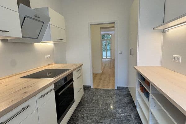 Prenájom bytu 2-izbový 70 m², Halle (Saale) Prenájom bytu 2-izbový 70 m², Halle (Saale)